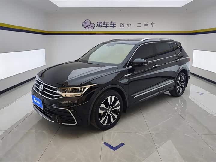 Фото 1 - Volkswagen Tiguan L Pro