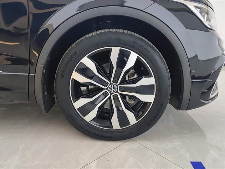 Фото 6 - Volkswagen Tiguan L Pro