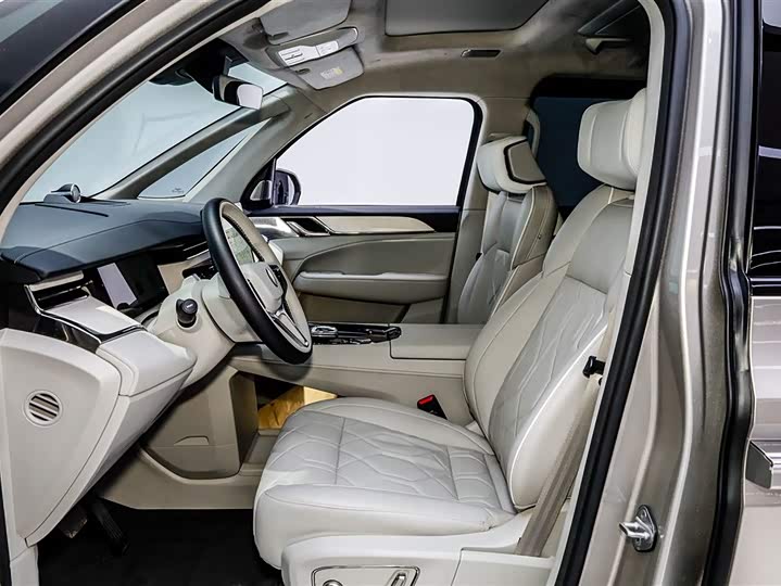 Фото 9 - Volvo EM90