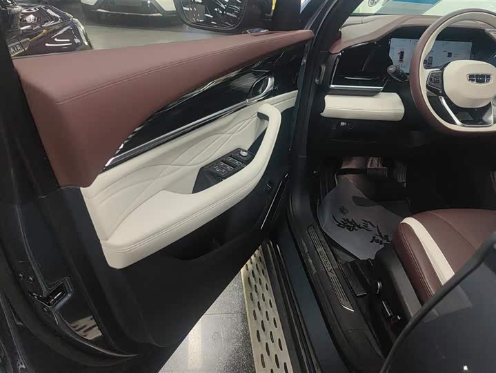 Фото 7 - Geely Monjaro