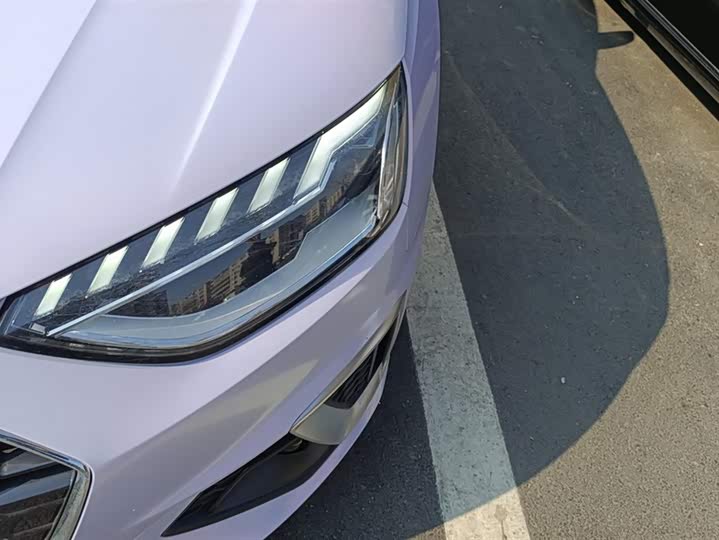 Фото 5 - Audi A4L