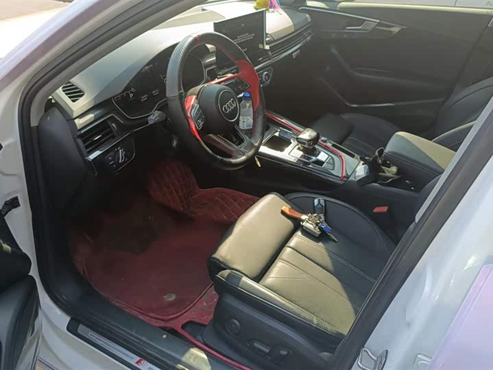 Фото 9 - Audi A4L