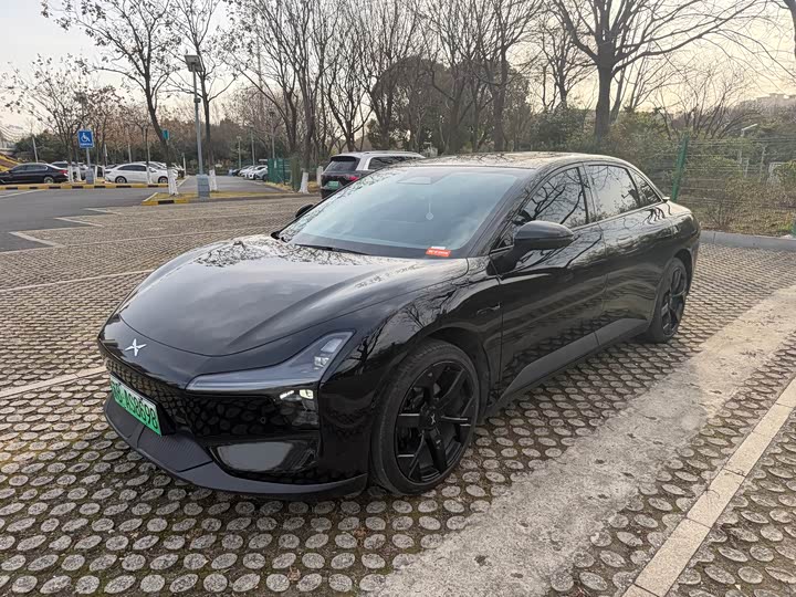 Фото 1 - XPeng Mona M03