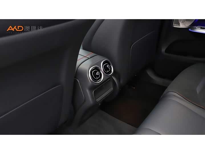 Фото 9 - Mercedes-Benz GLC-Class AMG