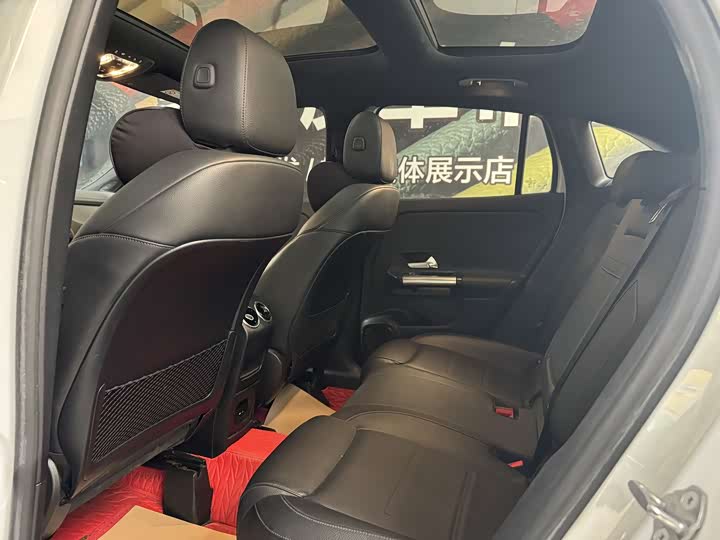 Фото 4 - Mercedes-Benz GLA-Class