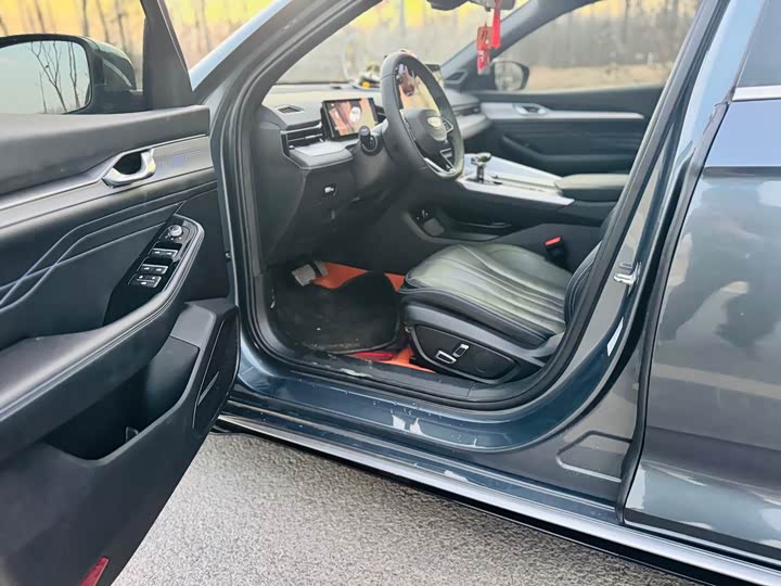 Фото 4 - Geely Preface