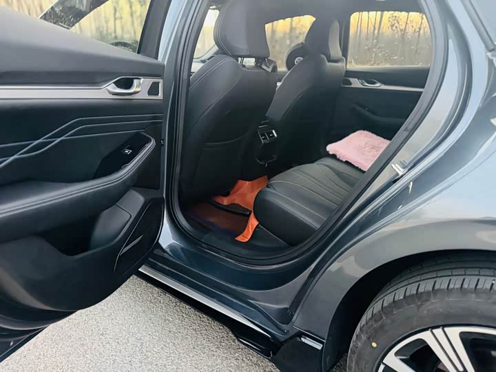 Фото 5 - Geely Preface