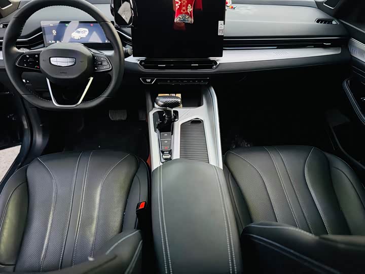 Фото 6 - Geely Preface