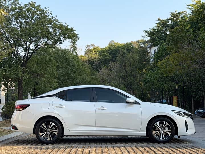 Фото 4 - Nissan Sylphy