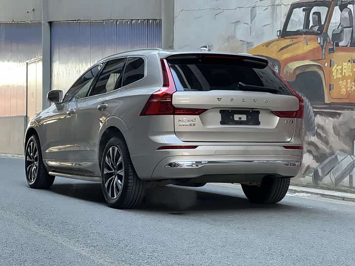 Фото 4 - Volvo XC60