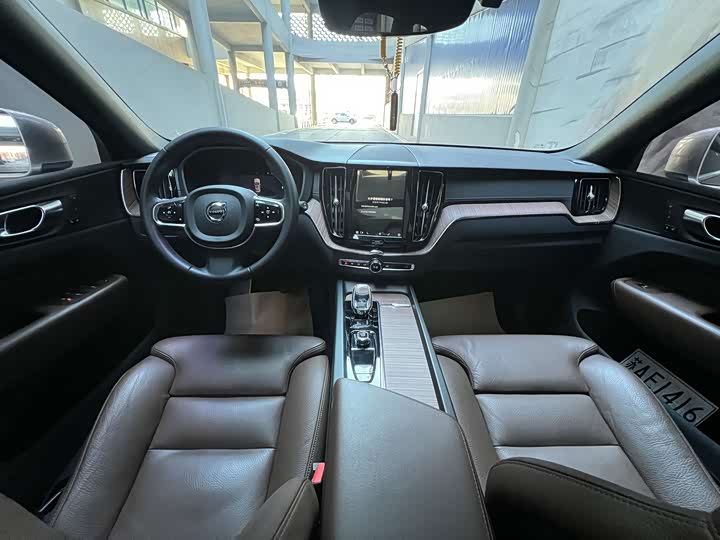 Фото 6 - Volvo XC60