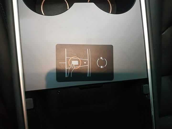 Фото 9 - Tesla Model 3