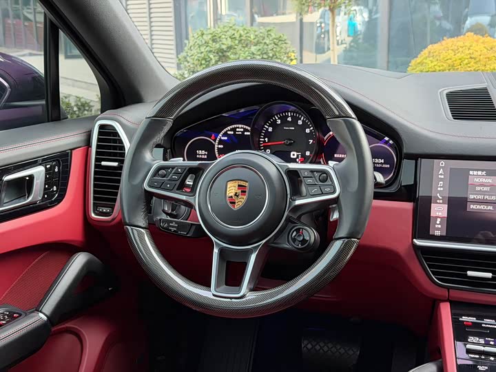 Фото 9 - Porsche Cayenne