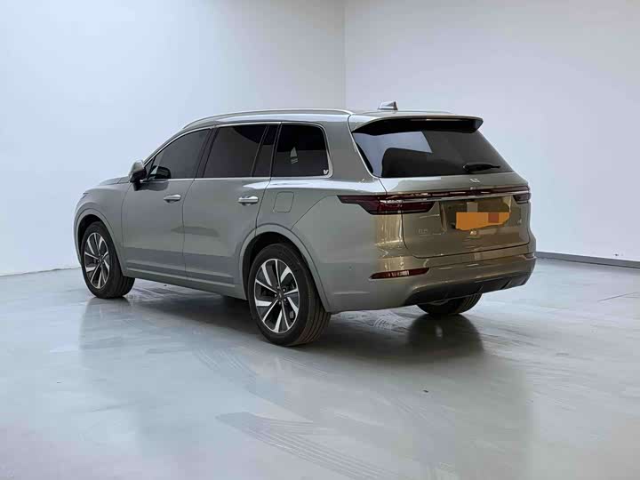 Фото 4 - LiXiang One