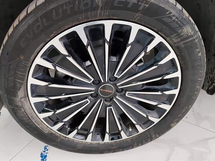 Фото 6 - Exeed RX C-DM Hybrid