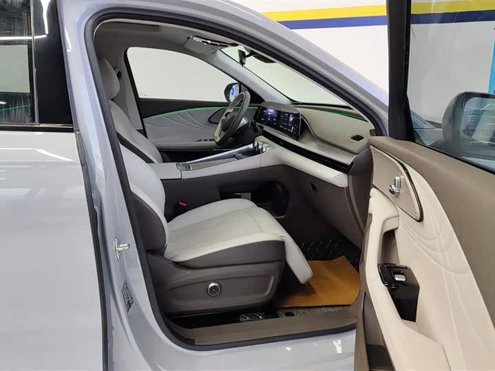 Фото 8 - Exeed RX C-DM Hybrid