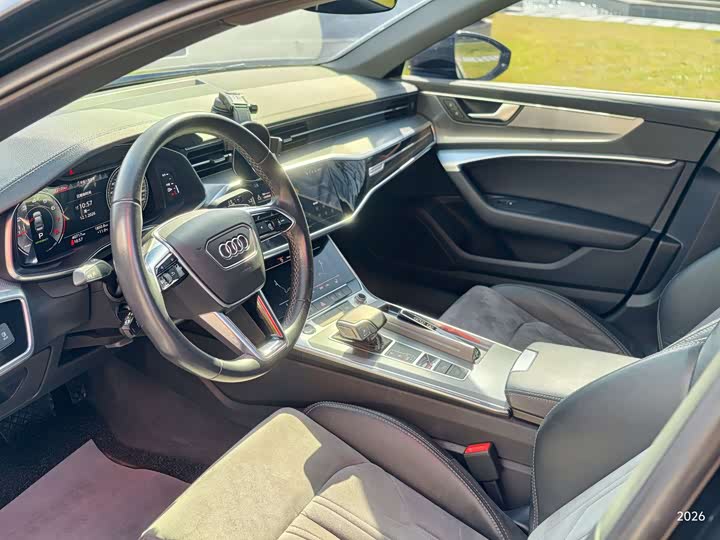 Фото 4 - Audi A6L