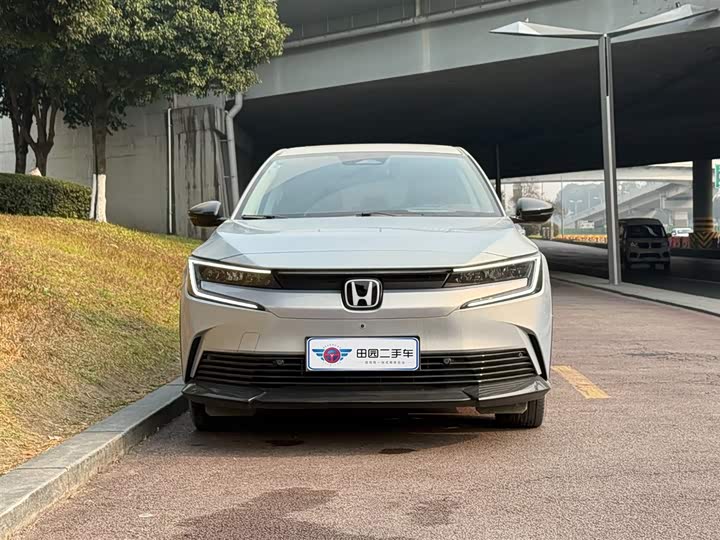 Фото 2 - Honda e:NP2