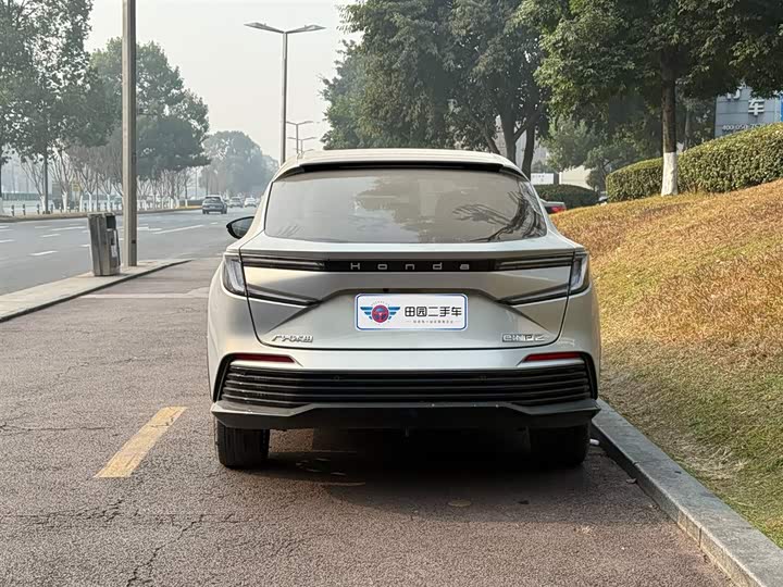 Фото 5 - Honda e:NP2