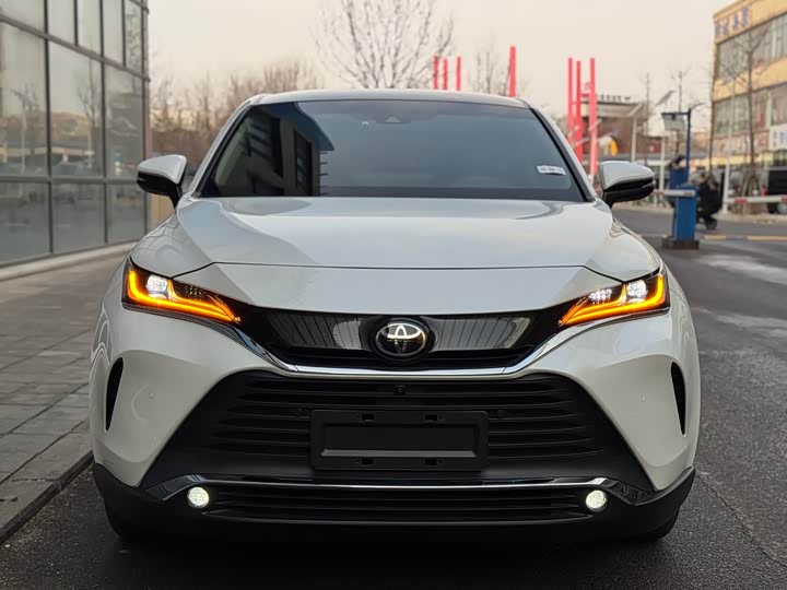 Фото 2 - Toyota Harrier