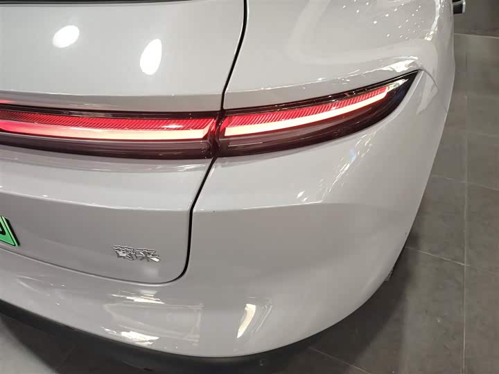 Фото 7 - Nio ET5