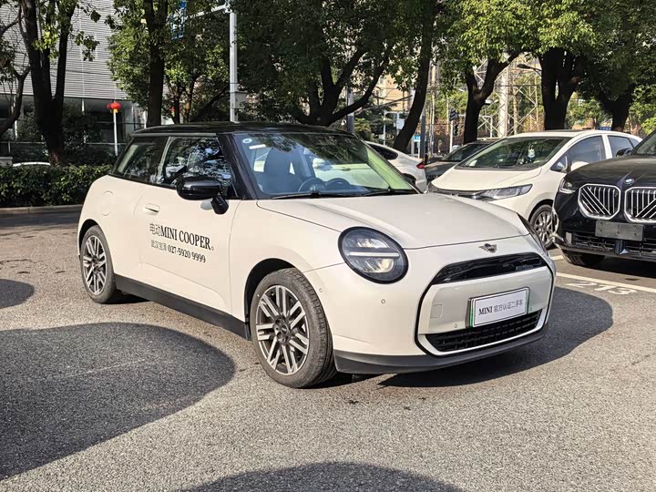 Фото 3 - Mini Cooper