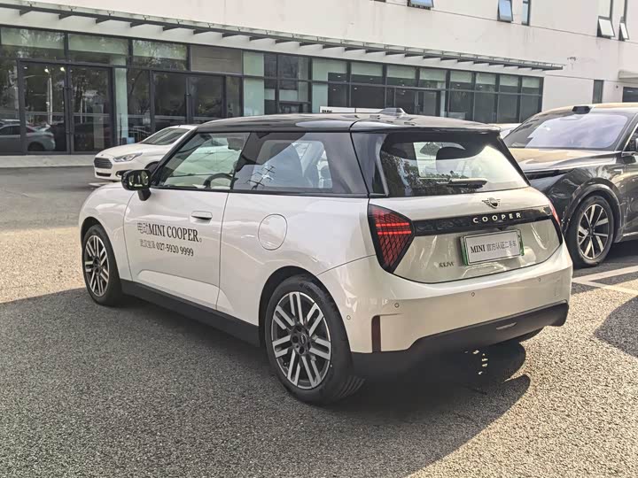 Фото 4 - Mini Cooper