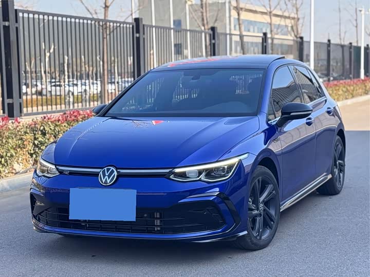 Фото 1 - Volkswagen Golf