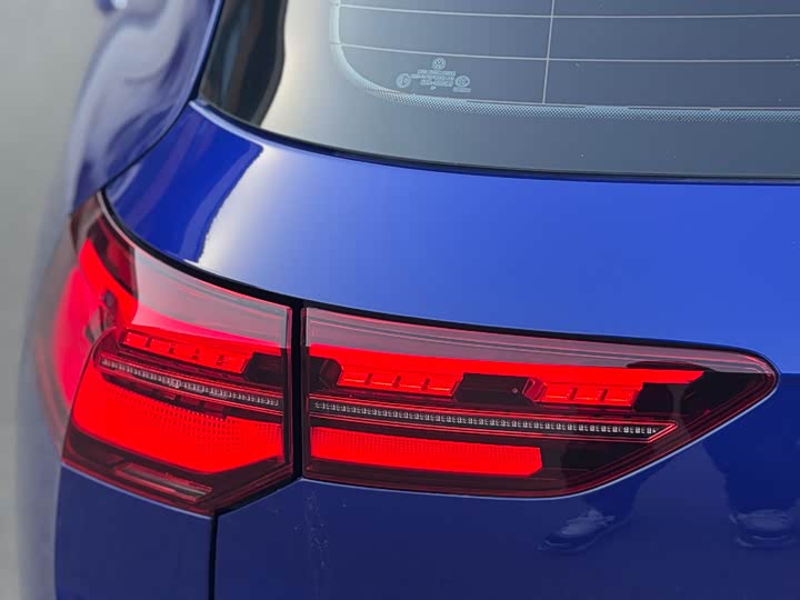 Фото 5 - Volkswagen Golf