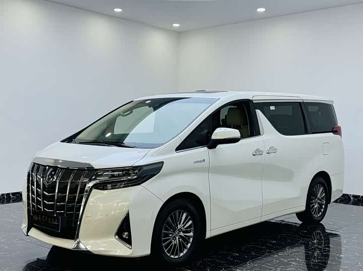 Фото 1 - Toyota Alphard