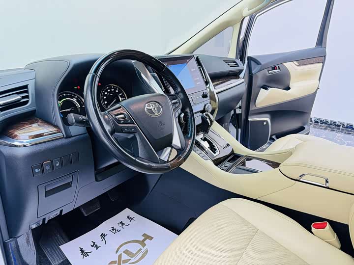 Фото 4 - Toyota Alphard