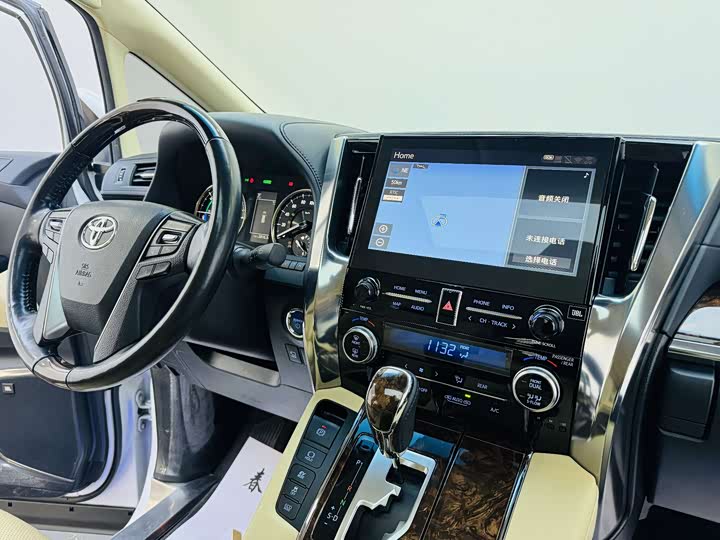 Фото 7 - Toyota Alphard