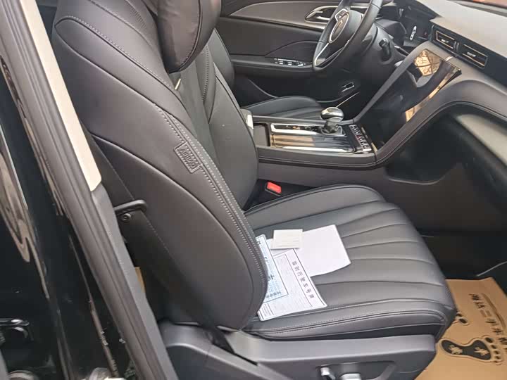 Фото 9 - Hongqi H5