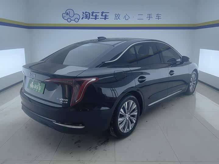 Фото 3 - Hongqi E-QM5