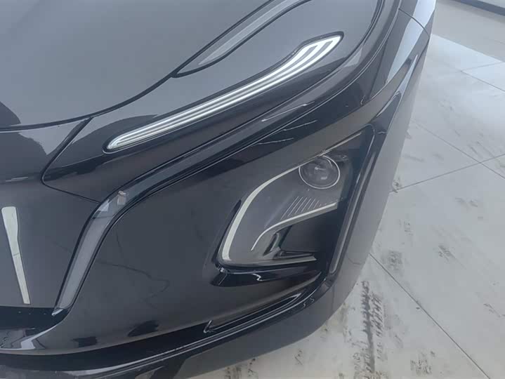 Фото 5 - Hongqi E-QM5