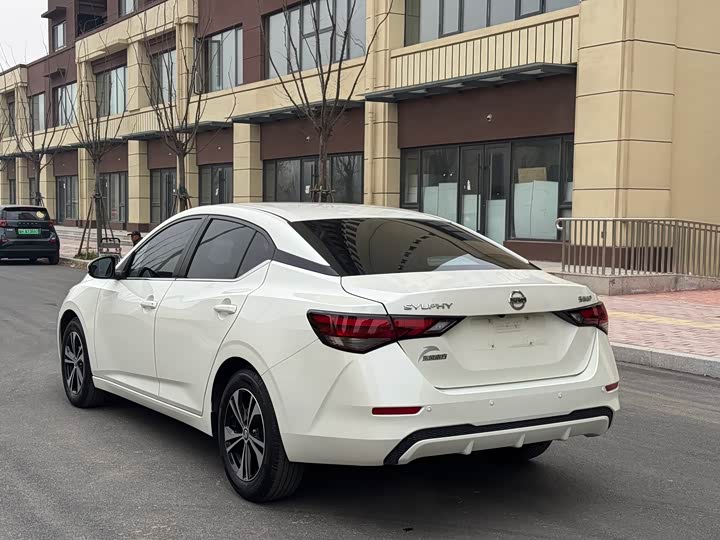 Фото 7 - Nissan Sylphy