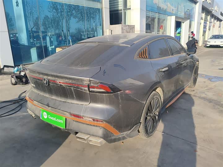 Фото 7 - Changan UNI-V