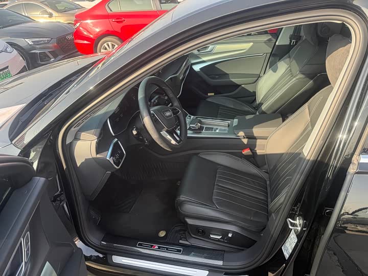 Фото 4 - Audi A6L