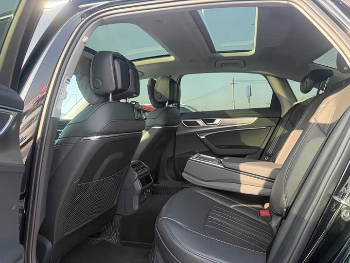 Фото 5 - Audi A6L