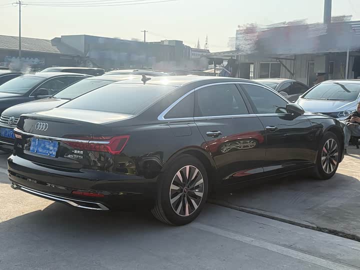 Фото 7 - Audi A6L