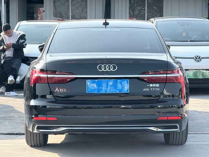 Фото 8 - Audi A6L