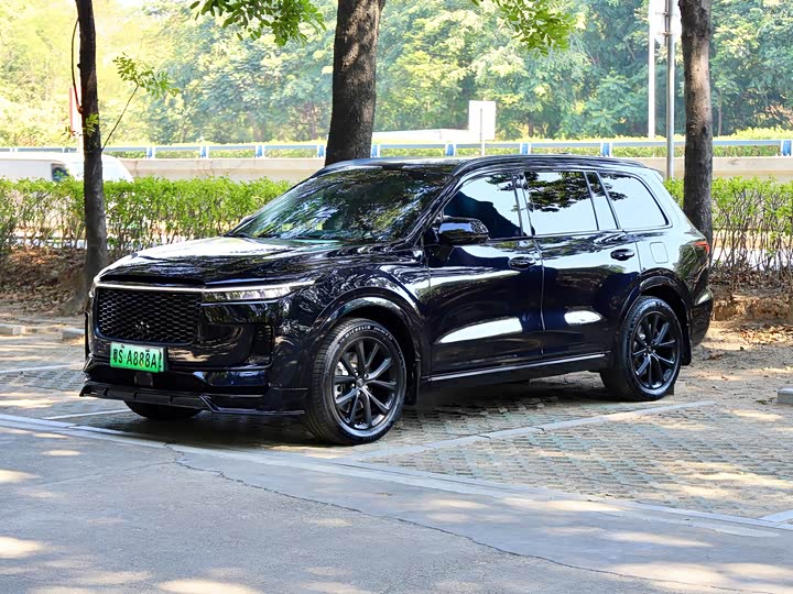 Фото 1 - LiXiang One