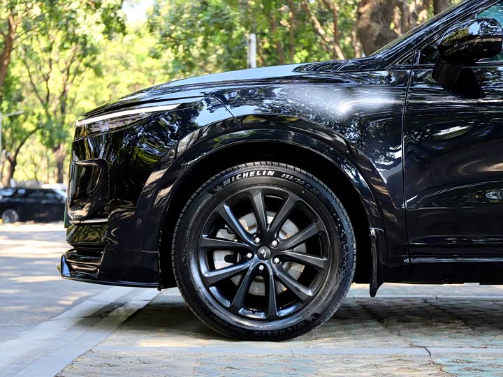 Фото 8 - LiXiang One