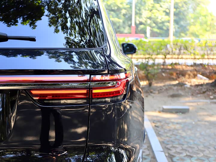 Фото 9 - LiXiang One