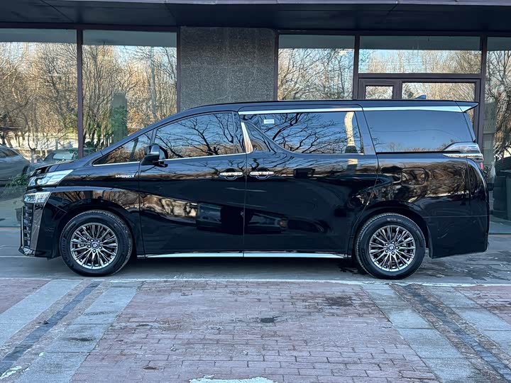 Фото 5 - Toyota Vellfire