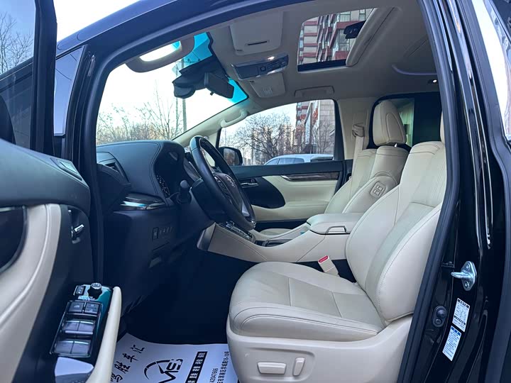 Фото 9 - Toyota Vellfire