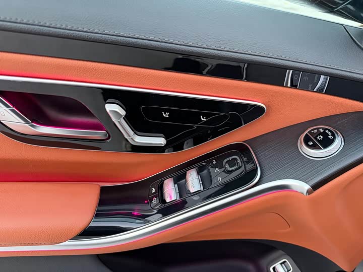 Фото 5 - Mercedes-Benz S-Class