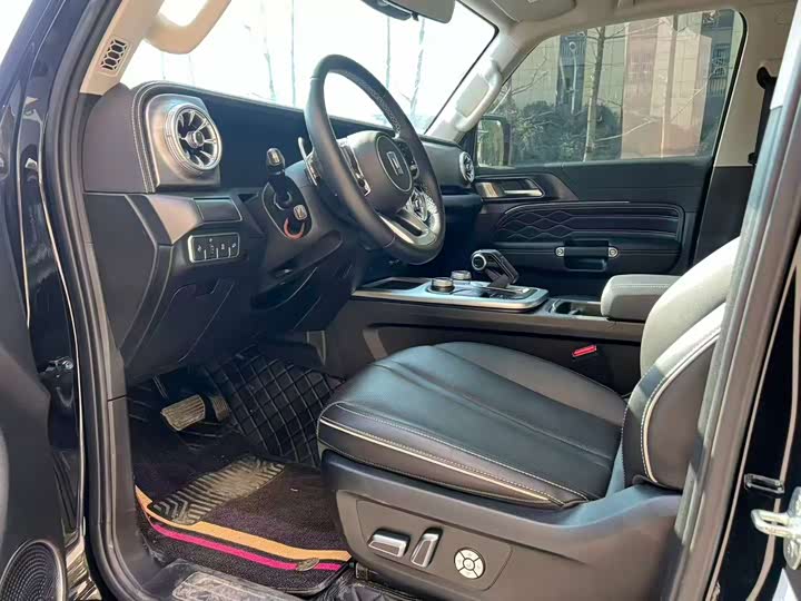 Фото 4 - Tank 300