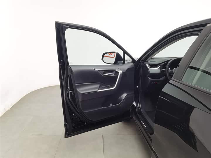 Фото 8 - Toyota Wildlander