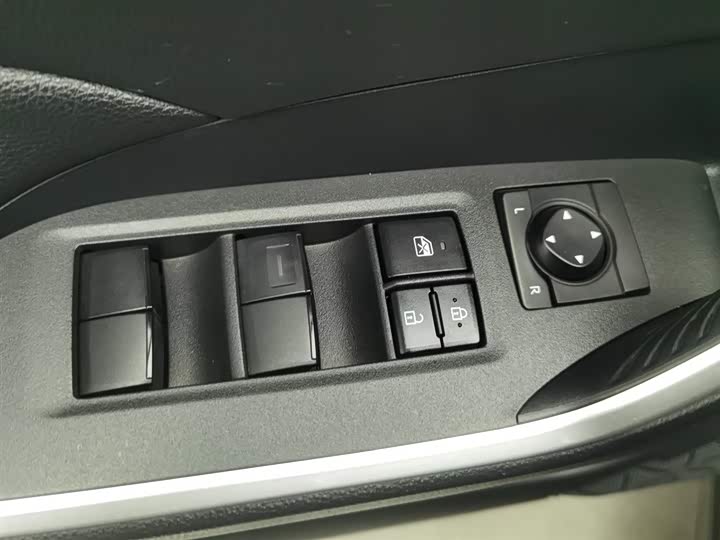 Фото 9 - Toyota Wildlander